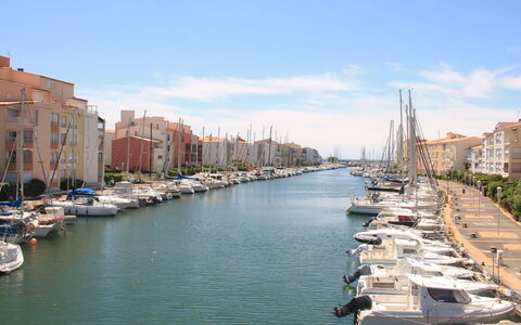 Cap D'Agde 808: Water, Wolk, Lucht, Boot, Gebouw, Watercraft, Eigendom, Zwemwater, Bank
