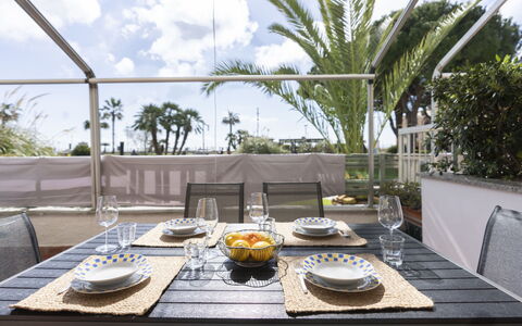 Accommodatie:&nbsp;Twin Facing the Sea 713.3