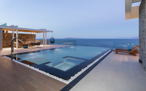 Nereid Luxury Villa: Water, Lucht, Meubilair, Zwembad, Gebouw, Azure, Huis, Ligstoel, Hout, Buitenmeubels