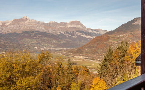 La Pointe D'Anterne: Lucht, Wolk, Berg, Plantengemeenschap, Ecoregio, Natuurlijk Landschap, Blad, Hoogland, Lariks, Zonlicht