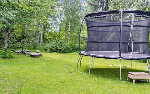 Purnutar a: Bed, Meubilair, Slaapkamer, Interieur Ontwerp, Bedding, Laken, Flooring, Hout, Verdieping, Kamer