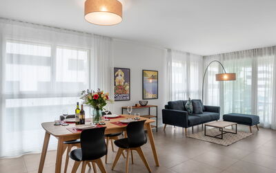 Loctowers A3.6.3 60.8: Fabriek, Meubilair, Eigendom, Venster, Stoel, Gebouw, Hout, Verlichting, Bloempot, Architectuur
