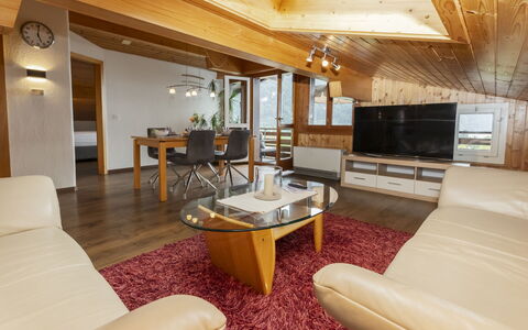 Brienz Sunset: Interieur Ontwerp, Meubilair, Flooring, Verdieping, Hout, Plafond, Bankstel, Kamer, Woonkamer, Verlichting