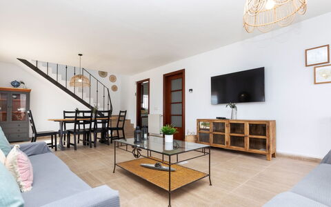 Neus: Meubilair, Gebouw, Lucht, Boom, Interieur Ontwerp, Fabriek, Huis, Vrije Tijd, Schaduw, Stoel