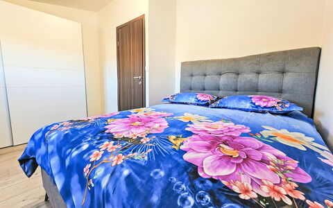 Aurora: Slaapkamer, Laken, Linens, Bed, Bedding, Textiel, Interieur Ontwerp, Meubilair, Bed Frame, Hoofdkussen