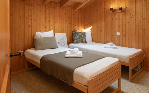 Véronique: Meubilair, Interieur Ontwerp, Verdieping, Bed, Flooring, Slaapkamer, Hout, Kamer, Textiel, Plafond