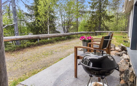Rukaköngäs 21: Hout, Meubilair, Buitenmeubels, Stoel, Tuin, Hardwood, Werf, Backyard, Dek, Landscaping