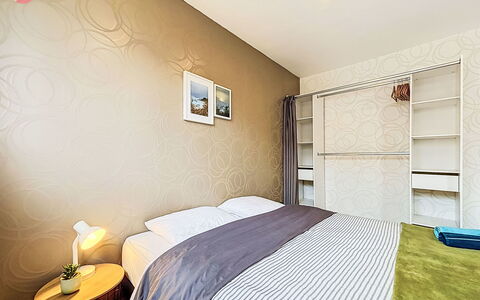 Les Bégonias: Interieur Ontwerp, Meubilair, Bed, Muur, Slaapkamer, Flooring, Verdieping, Kamer, Hout, Plafond