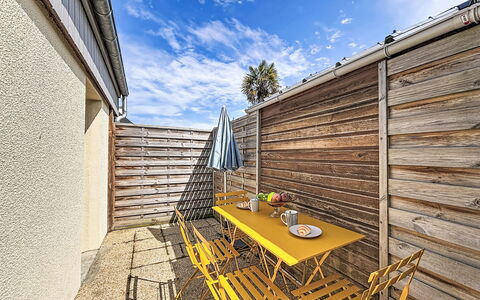 Les Bégonias: Buitenmeubels, Plank, Hardwood, Beits, Dek, Houten Vloer, Balkon, Eco Hotel, Hek, Kamerplant