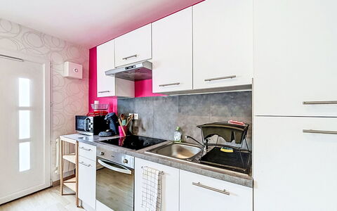 Les Bégonias: Toestel Van De Keuken, Keuken, Major Appliance, Countertop, Interieur Ontwerp, Meubilair, Cabinetry, Huishoudapparatuur, Flooring, Huis