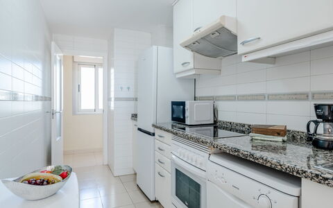 Bahia del Sol: Flooring, Verdieping, Interieur Ontwerp, Appartement, Huis, Major Appliance, Keuken, Kamer, Countertop, Plafond