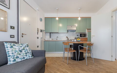 Fano Lighthouse: Meubilair, Tafel, Cabinetry, Countertop, Bankstel, Fotolijst, Gebouw, Interieur Ontwerp, Hout, Flooring