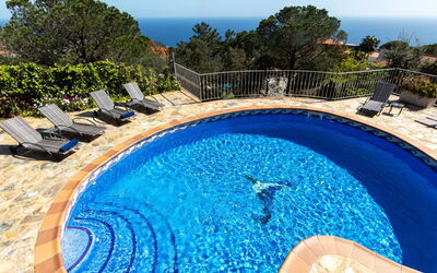 Lloret de Mar 413: Water, Lucht, Zwembad, Natuur, Boom, Azure, Blauw, Buitenmeubels, Badplaats, Vrije Tijd