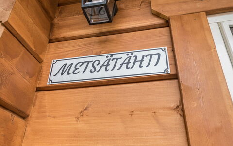 Kolin Kangastus Metsätähti 2: Bed, Meubilair, Slaapkamer, Interieur Ontwerp, Bedding, Laken, Flooring, Hout, Verdieping, Kamer