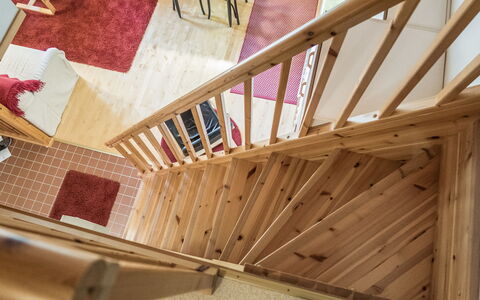 Kivakatti: Bed, Meubilair, Slaapkamer, Interieur Ontwerp, Bedding, Laken, Flooring, Hout, Verdieping, Kamer