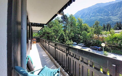 Chamonix - les Praz 100: Balkon, Heuvel Station, Bergdorp, Lariks, Veranda