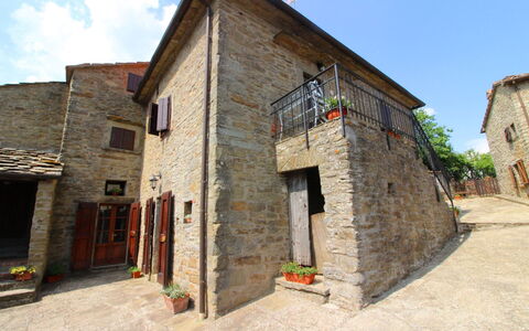 La Casa nel Borgo: Lucht, Eigendom, Venster, Fabriek, Wolk, Gebouw, Deur, Huis, Landelijk Gebied, Facade
