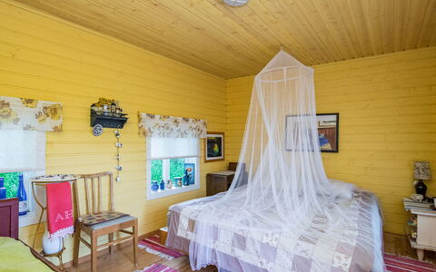 Kekkola: Bed, Meubilair, Slaapkamer, Interieur Ontwerp, Bedding, Laken, Flooring, Hout, Verdieping, Kamer