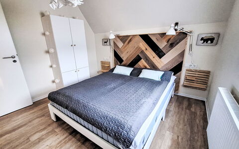 Waldoase: Meubilair, Hout, Slaapkamer, Interieur Ontwerp, Flooring, Verdieping, Bed, Kamer, Houten Vloer, Bedding