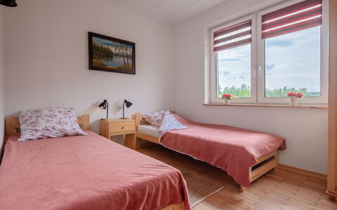 Zagroda Nad Krutynią: Hout, Slaapkamer, Bed, Huis, Verdieping, Laken, Bed Frame, Bedding, Slaapzaal, Kamer