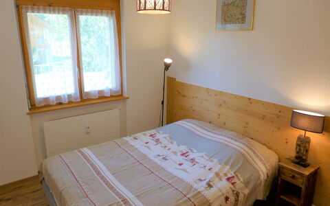 Le Torrent 1: Meubilair, Eigendom, Venster, Comfort, Hout, Gebouw, Bed, Textiel, Bed Frame, Verlichting
