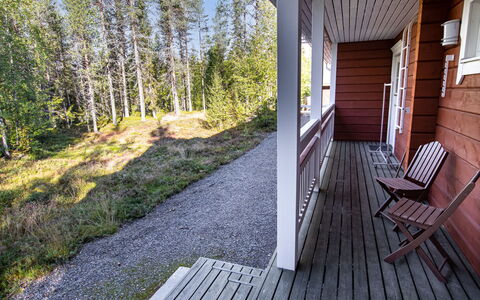 Arha: Bed, Meubilair, Slaapkamer, Interieur Ontwerp, Bedding, Laken, Flooring, Hout, Verdieping, Kamer