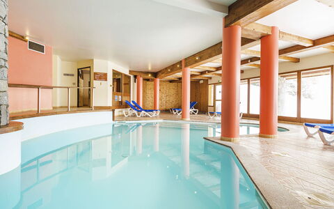 Vallandry 651: Water, Zwembad, Gebouw, Verdieping, Vrije Tijd, Flooring, Huis, Onroerend Goed, Recreatie, Plafond