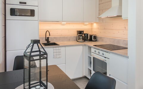 Kitkanvee 1: Keuken, Toestel Van De Keuken, Countertop, Interieur Ontwerp, Flooring, Meubilair, Hout, Major Appliance, Cabinetry, Lichte Inrichting
