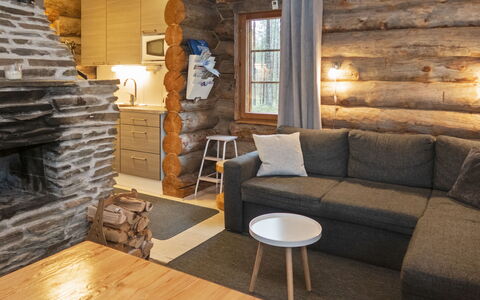 Hakojärven Kelomajat 2: Hout, Flooring, Interieur Ontwerp, Plafond, Verdieping, Meubilair, Kamer, Beits, Hardwood, Blokhut