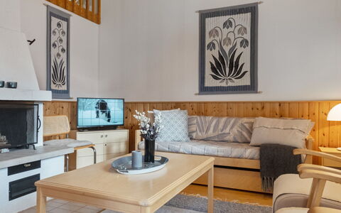Siulapalkinen a 4: Meubilair, Interieur Ontwerp, Flooring, Hout, Verdieping, Kamer, Bankstel, Plafond, Woonkamer, Verlichting