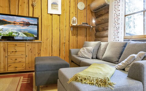 Luppokero 1: Meubilair, Interieur Ontwerp, Flooring, Hout, Verdieping, Kamer, Plafond, Verlichting, Bankstel, Huis