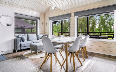 Himoksen Keiju 1: Bed, Meubilair, Slaapkamer, Interieur Ontwerp, Bedding, Laken, Flooring, Hout, Verdieping, Kamer