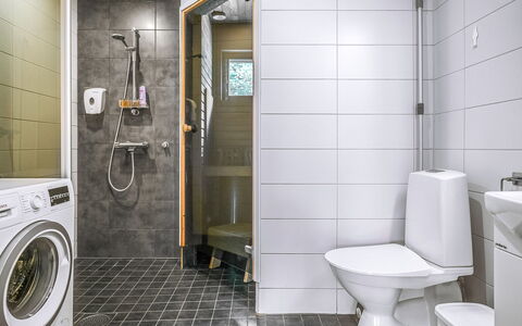 Himoksen Keiju 1: Bed, Meubilair, Slaapkamer, Interieur Ontwerp, Bedding, Laken, Flooring, Hout, Verdieping, Kamer