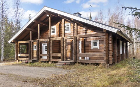 Kranni 2: Venster, Huis, Hout, Huis, Siding, Verblijf, Dak, Freezing, Schuifraam, Helling
