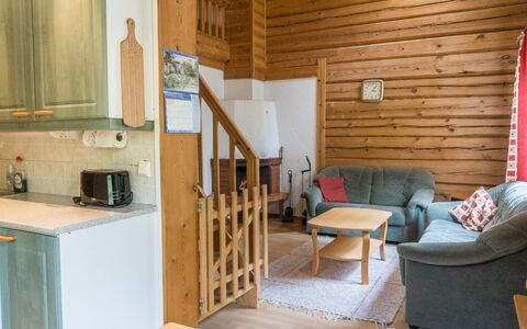 Kranni 2: Venster, Huis, Hout, Huis, Siding, Verblijf, Dak, Freezing, Schuifraam, Helling
