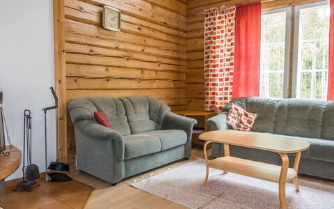 Kranni 2: Venster, Huis, Hout, Huis, Siding, Verblijf, Dak, Freezing, Schuifraam, Helling