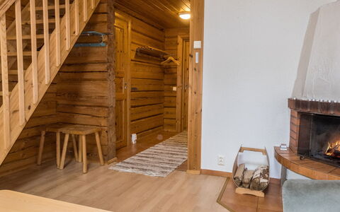 Kranni 2: Venster, Huis, Hout, Huis, Siding, Verblijf, Dak, Freezing, Schuifraam, Helling