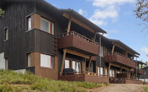 Vuokatti Panorama: Hout, Siding, Dak, Verblijf, Huis, Huis, Deur, Veranda, Garden Gebouwen, Boerderij