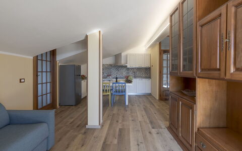 Gabriella: Meubilair, Comfort, Hout, Bed, Verlichting, Schaduw, Venster, Verdieping, Flooring