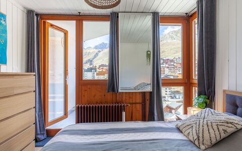 Savoy (Lavachet): Sneeuw, Lucht, Berg, Venster, Wolk, Gebouw, Huis, Helling, Boom, Verblijf