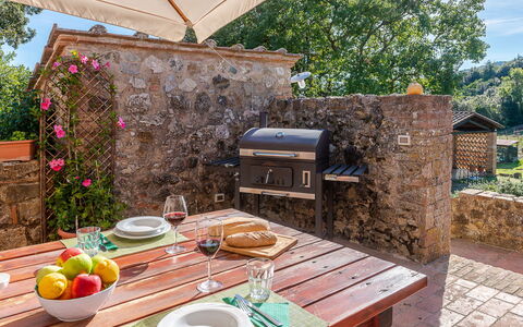 Podere Vignali: Hout, Beits, Plank, Hardwood, Timmerhout, Gas, Stellingen, Multiplex, Natuurlijk Materiaal