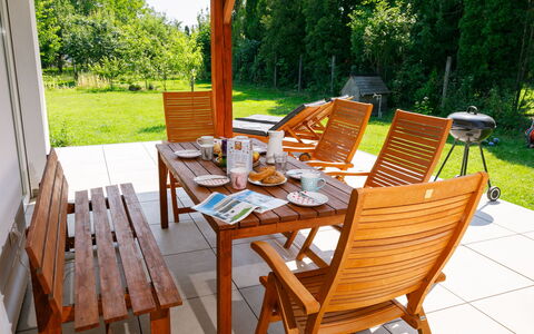 Sunstreet: Fabriek, Tafel, Meubilair, Stoel, Hout, Buitentafel, Buitenmeubels, Boom, Interieur Ontwerp, Beits