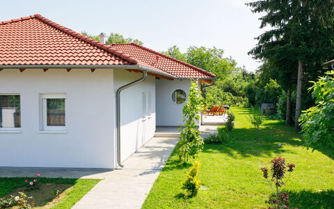 Sunstreet: Fabriek, Gebouw, Lucht, Eigendom, Boom, Huis, Land Lot, Verblijf, Gras, Woongebied