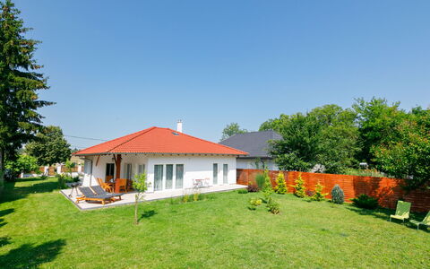 Sunstreet: Fabriek, Lucht, Gebouw, Eigendom, Boom, Natuurlijk Landschap, Venster, Huis, Land Lot, Verblijf