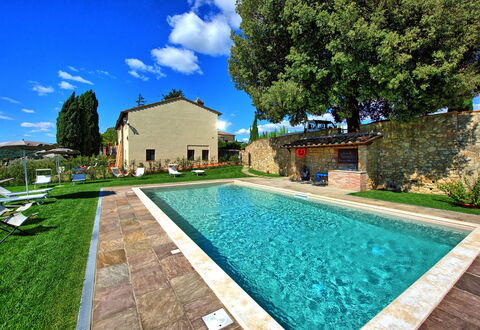 Montauto: Water, Fabriek, Lucht, Wolk, Eigendom, Zwembad, Gebouw, Natuur, Azure, Boom