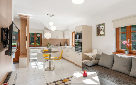 Posázaví: Meubilair, Interieur Ontwerp, Flooring, Hout, Verdieping, Plafond, Kamer, Verlichting, Huis, Woonkamer