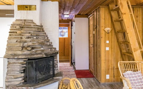 Luppokero 3: Hout, Plafond, Kamer, Interieur Ontwerp, Flooring, Verdieping, Hardwood, Blokhut, Straal, Beits