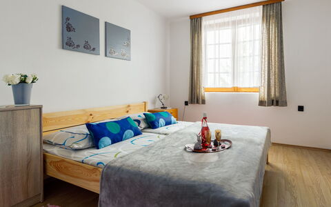 Nimrod: Meubilair, Eigendom, Venster, Fabriek, Gebouw, Textiel, Interieur Ontwerp, Hout, Comfort, Kamerplant