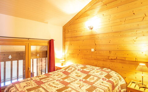 Les Avanchers-Valmorel 605: Meubilair, Eigendom, Comfort, Hout, Gebouw, Bed, Verlichting, Interieur Ontwerp, Bed Frame, Verdieping
