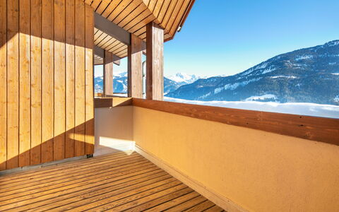Les Avanchers-Valmorel 605: Lucht, Eigendom, Venster, Hout, Gebouw, Schaduw, Interieur Ontwerp, Beits, Muur, Berg